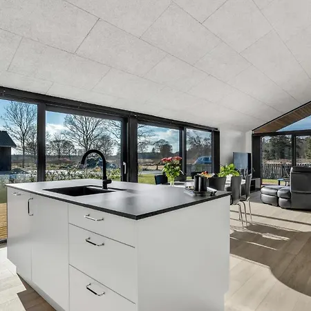 Σπίτι διακοπών Stunning In With Kitchen Grenå
