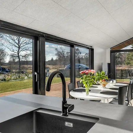 Stunning In With Kitchen Feriehus