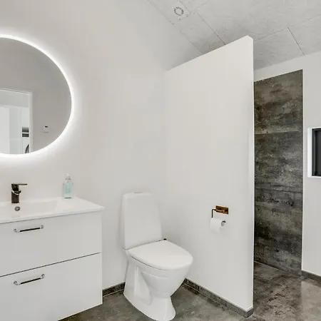 Stunning In With Kitchen Feriehus