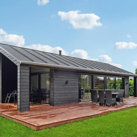 Stunning In With Kitchen Feriehus